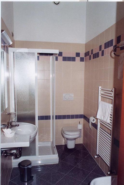 Locanda Sant'Ambrogio Cislago Zimmer foto